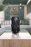 Noir vase Egypt