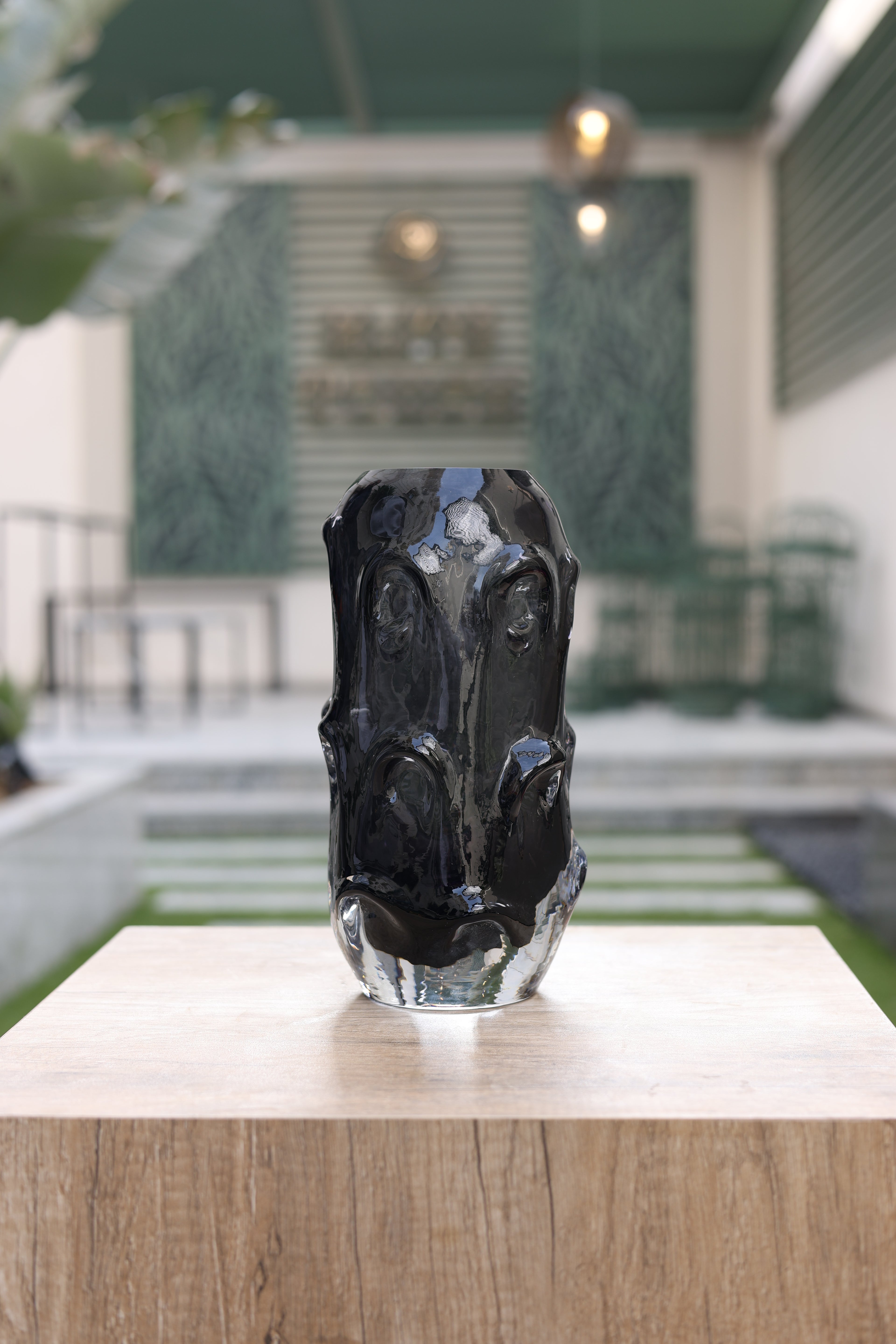 Noir vase Egypt