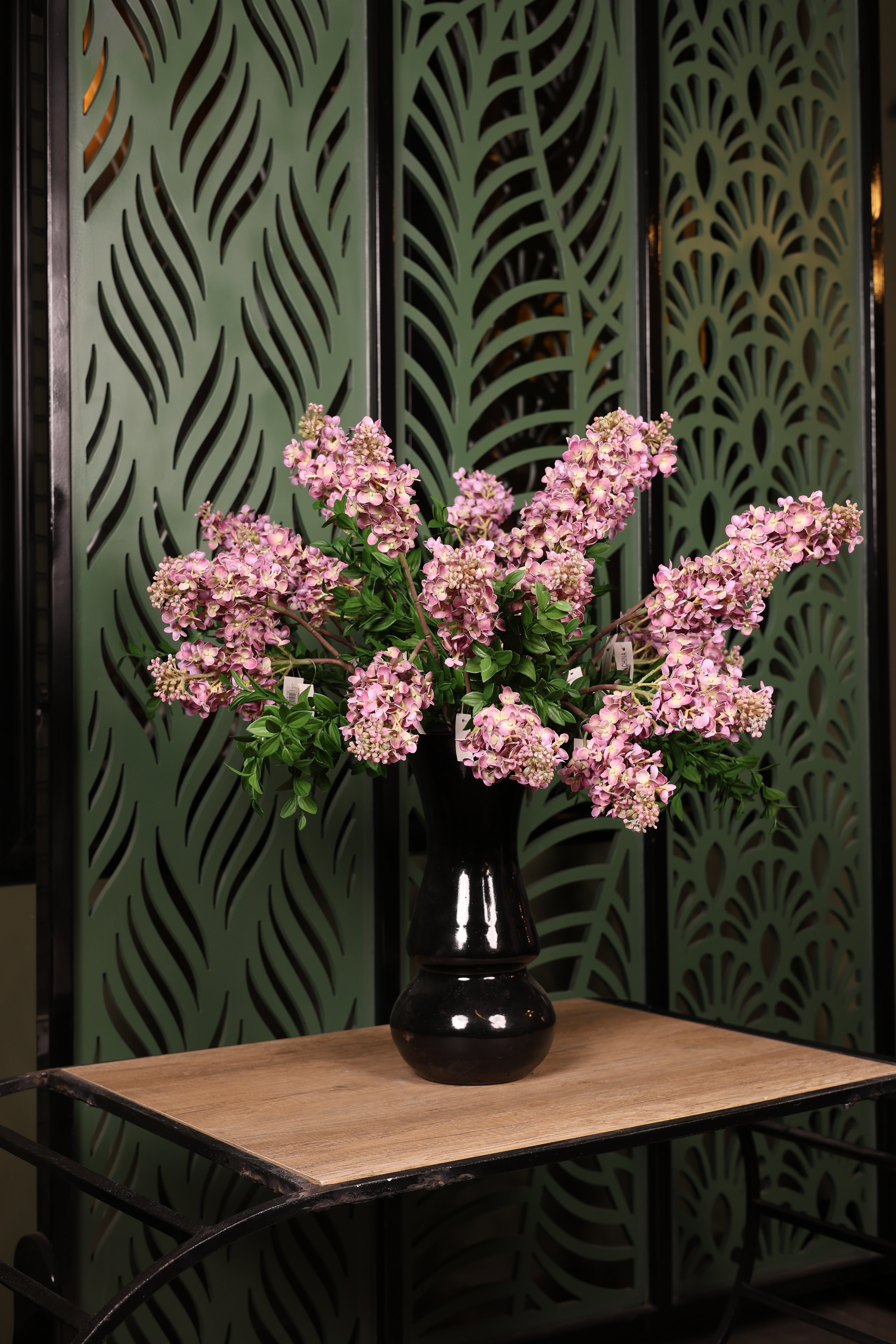 premium artificial Anterina in glass vase Egypt